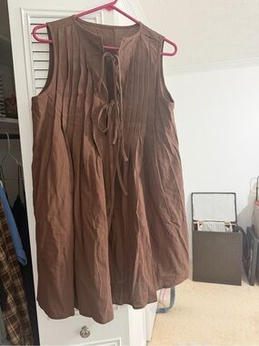 Brown Sleeveless Pleated Tie-Front Women's Top